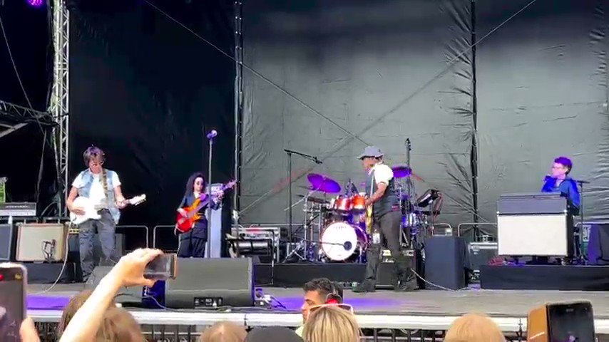 RT @ReemDepp: #JohnnyDepp and Jeff Beck at Helsinki Blues Festival, Helsinki on 19 June 2022 (via m.j.linna IG). https://t.co/RsGXB6Qp5u