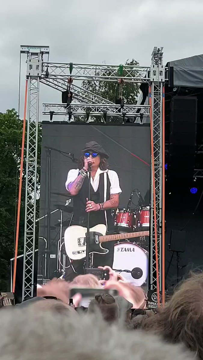 RT @irina_holma: Johnny Depp & Jeff Beck, #Helsinki https://t.co/tH8pRANC10