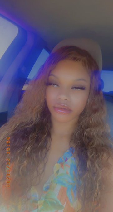 A VERY FREAKY GIRL’s pics and videos