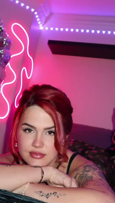 make sure you don&rsquo;t miss out on my next live show!  this saturday, june 25th at 9 PM PST ✨  https://t