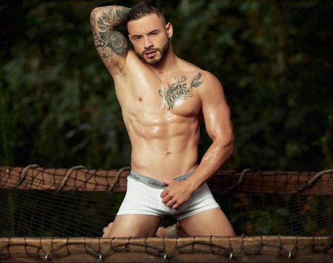 Enjoying the heat this summer? Celebrate Solstice with these gorgeous jocks with live sex! #JockMenLive