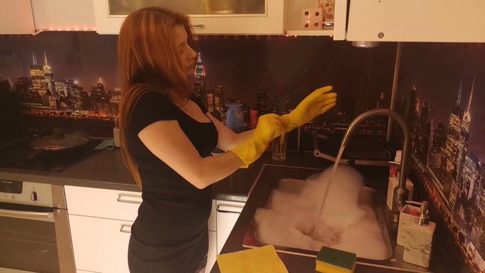 Thank you for buying! housewife in rubber gloves https://t.co/WRygEJucTs #MVSales https://t.co/G92WL<a href="/tag/mvsales"class="tags"><span>#mvsales</span></a>