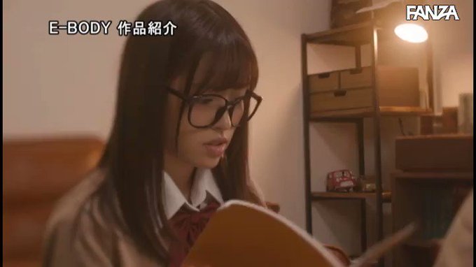 週末、両親不在で… 僕の部屋は爆乳ビッチ達の溜まり場と化し… https://t.co/VMiyC56Fel