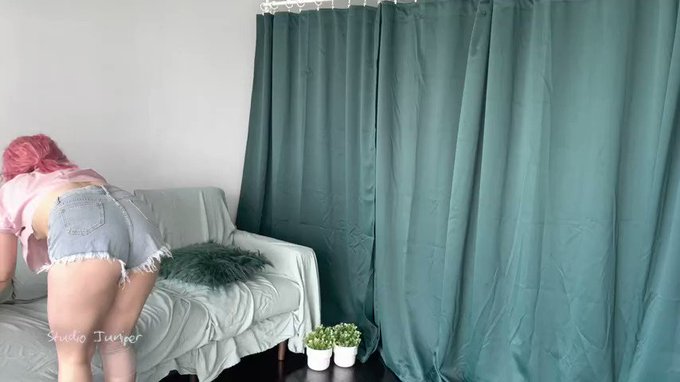 a quick peek as I fix my sofa 😌 https://t.co/k2ZklfJzDU<a href="/tag/nipslip"class="tags"><span>#nipslip</span></a><a href="/tag/braless"class="tags"><span>#braless</span></a><a href="/tag/underboob"class="tags"><span>#underboob</span></a><a href="/tag/nsfw"class="tags"><span>#nsfw</span></a><a href="/tag/kpopdance"class="tags"><span>#kpopdance</span></a>