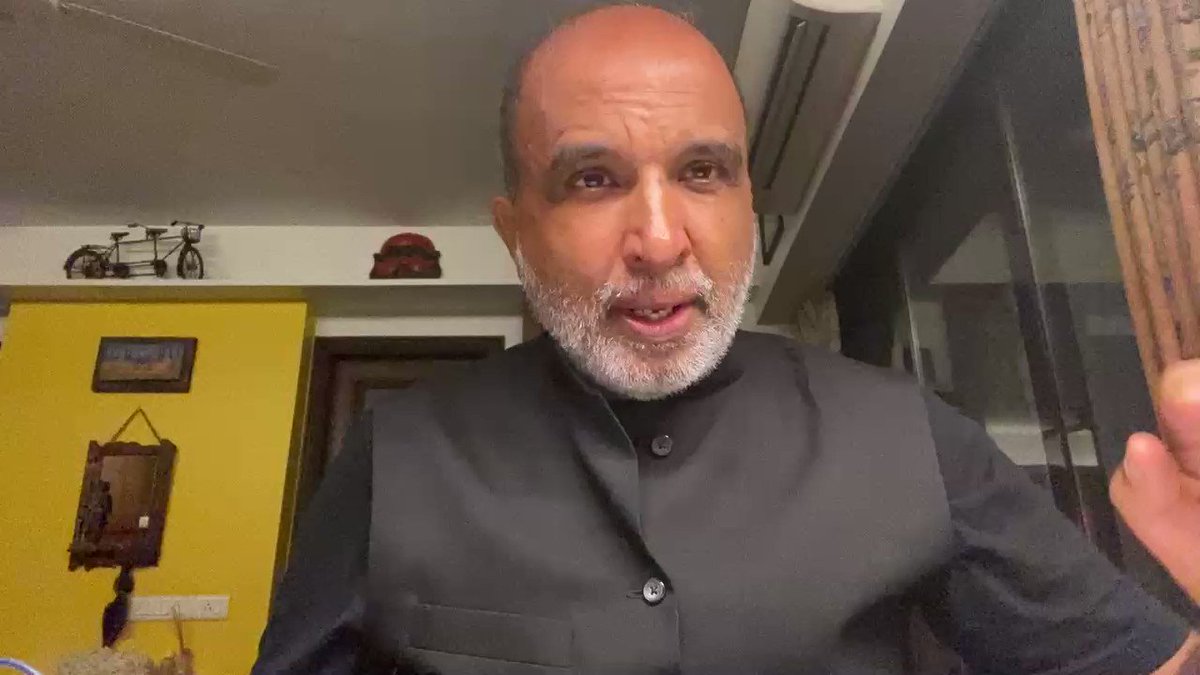 @JhaSanjay's photo on Vulgar