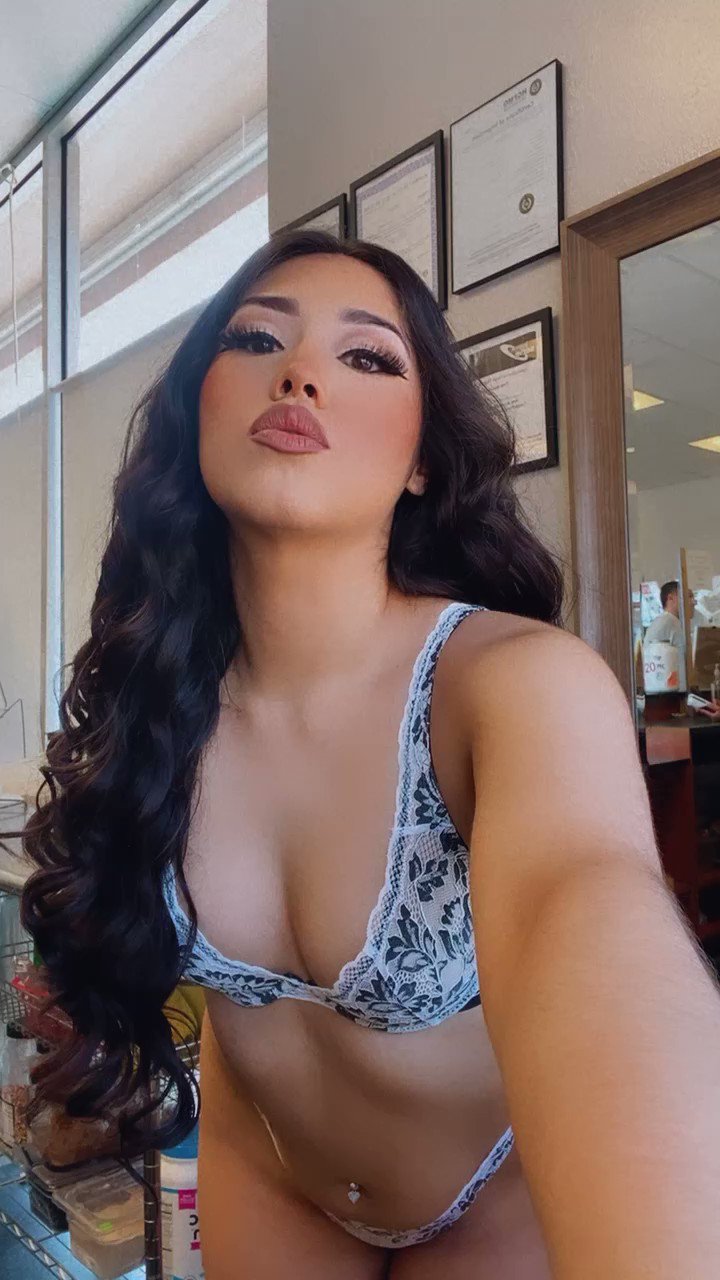 Perky Cups on Twitter "Erica is here until 3pm this Thirsty Thursday 💋