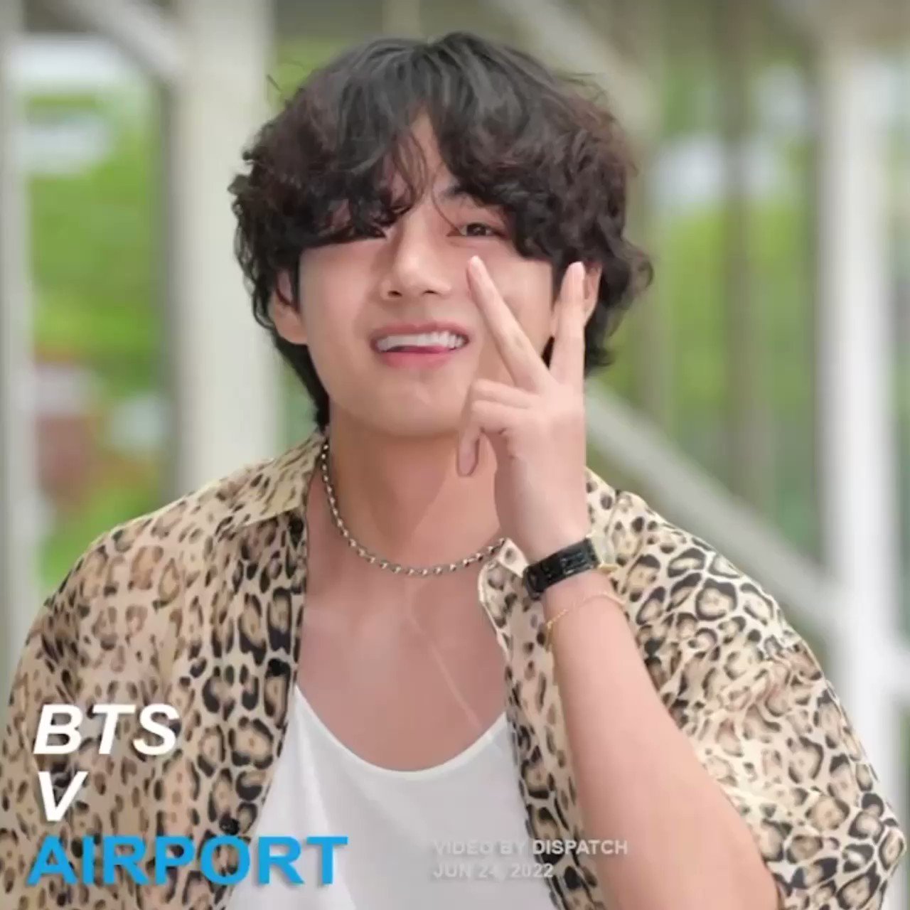 BTS Asian ARMY 2.0 - 08/30/19 GROUP BRACELET! Taehyung and his