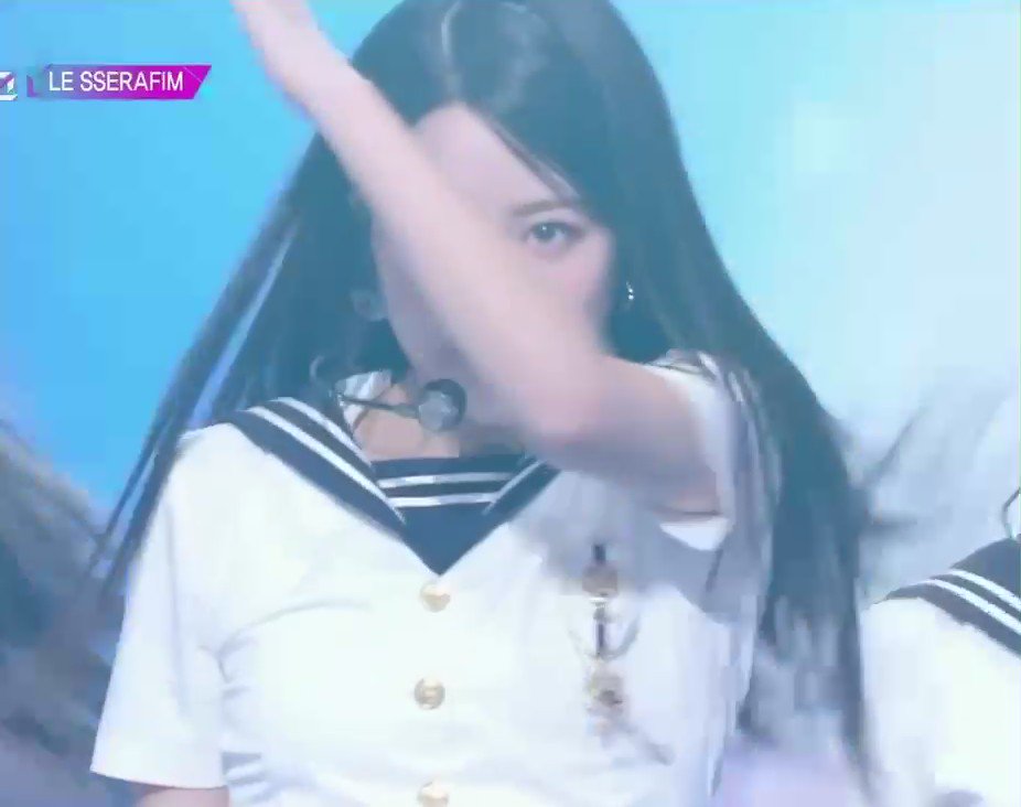 [閒聊] 今天非常漂亮的LE SSERAFIM忙內恩採