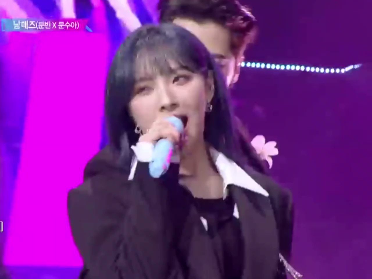 menace (@hwihyeonpics) / Twitter