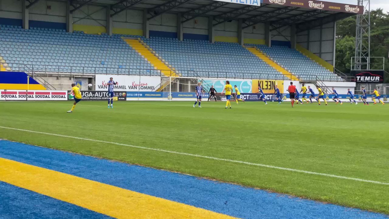 1-0 | Rubin Seigers scoort het openingsdoelpunt voor @KVCWesterlo. 

COBW🔵⚪️| #kaagent #wesgnt”