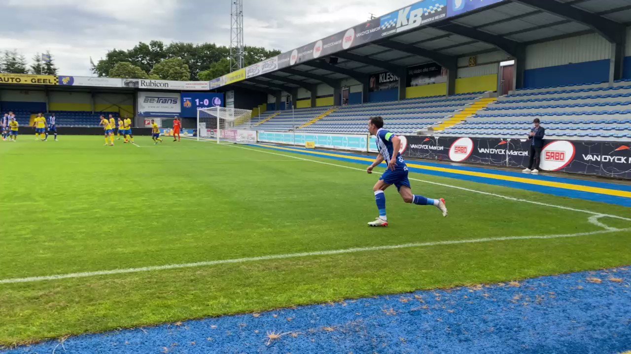  Alessio Castro-Montes met een schot uit de tweede lijn. 

COBW🔵⚪️false #kaagent #wesgnt”