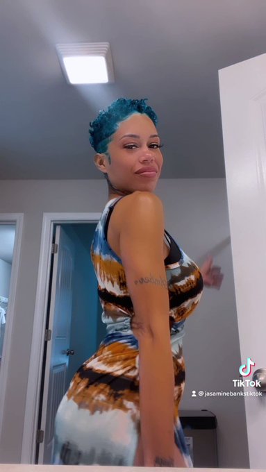 Follow me on TikTok 💙 https://t.co/ojbRYYS2RM