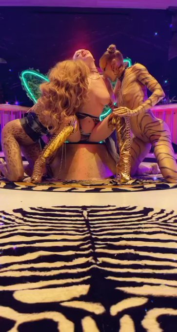 Fun with me @skyebluewantsu and @thekimkerotika https://t.co/G2urIoPYNl<a class="tags" href="/tag/skyebluewantsu">@skyebluewantsu</a><a class="tags" href="/tag/thekimkerotika">@thekimkerotika</a>