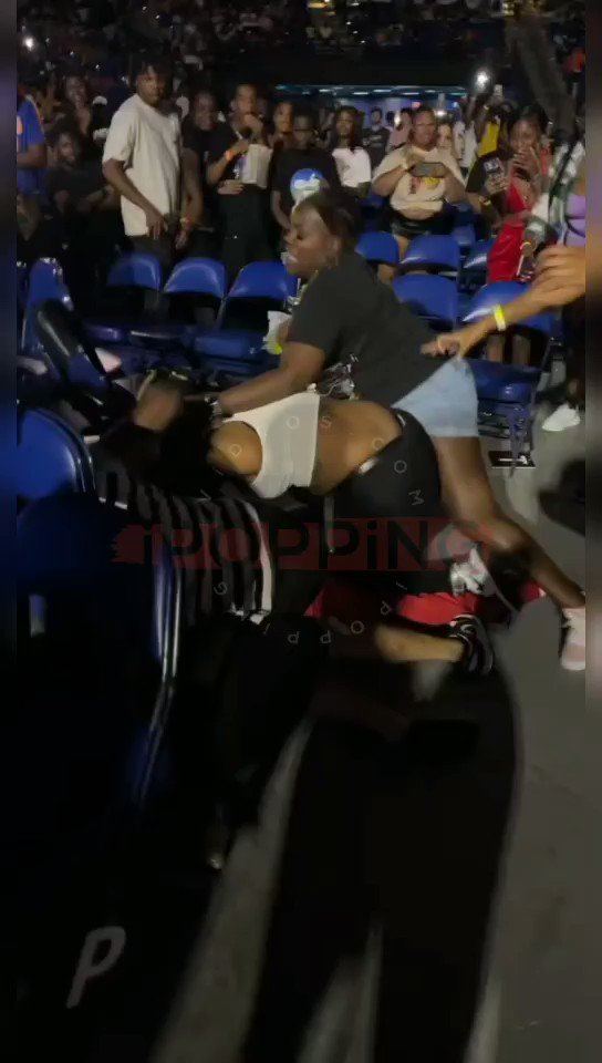 ipoppingvideos on Twitter "Rod Wave Concert Brawl https//t.co