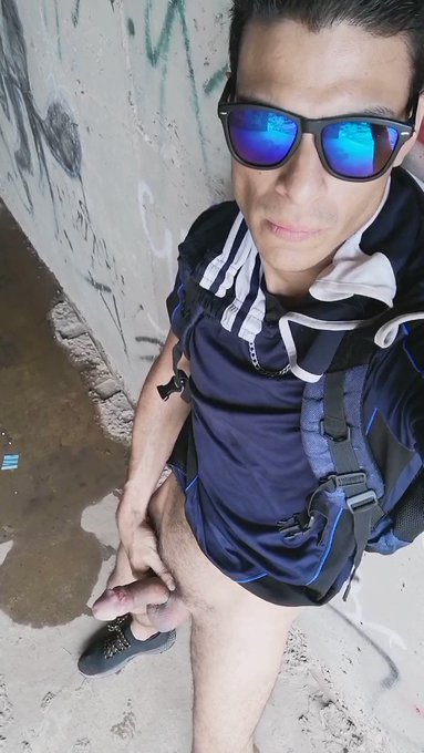 Debajo del puente en el río, hay un mundo de gente... https://t.co/S4KRWioruT