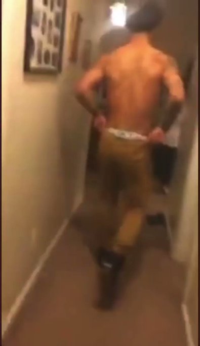 I heard a spine break 🌚 https://t.co/DjZhUatJyg