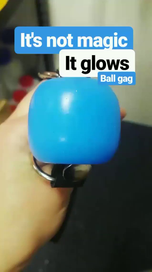 Imagine the fun you could have with a ball gag that glowed in the dark...

https://t.co/9TSCzeUczU