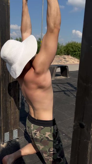 summer body where are you? https://t.co/gtiaYqnRTJ