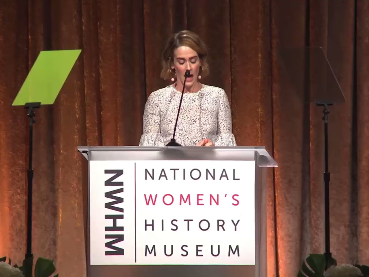 Sarah paulson presenting kathy bates at the 2018 women making history awards happy birthday to 