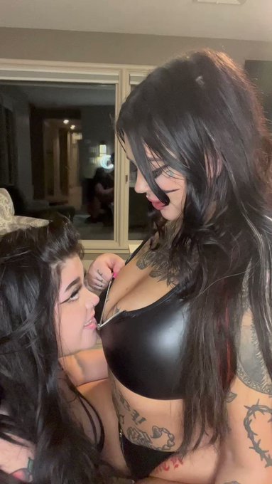 she makes me so wet @stupidbratpiss2 https://t.co/kqqkimC8jZ
