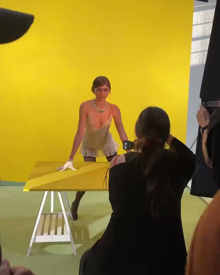 Zendaya Updates on Twitter: "Law Roach shares behind the scenes videos of Zendaya for Vogue