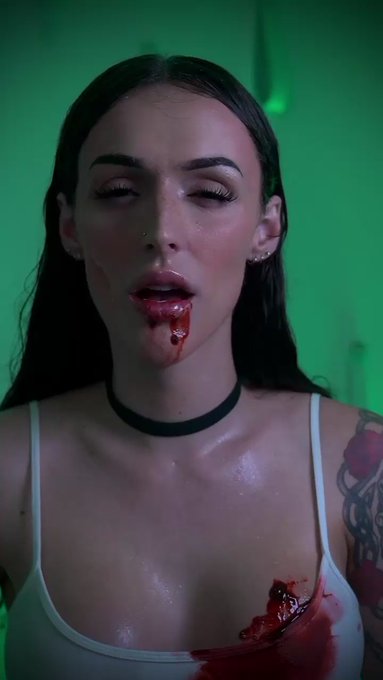 I am going to eat your soul….. #jennifersbody https://t.co/P4yWODFZuk https://t.co/RVlBY7rvfQ