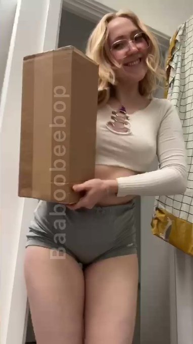 New delivery 😈 I think the mailman could tell what it is🤣 https://t.co/vCRd0swmz0<a href="/tag/newprofilepic"class="tags"><span>#newprofilepic</span></a>