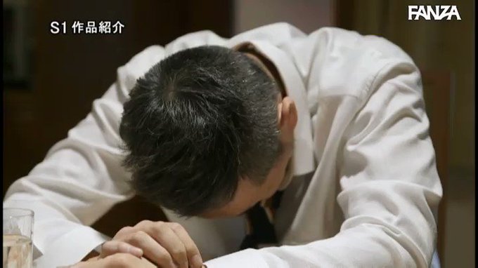 ずっと憧れだった上司の妻つかささんと布団の中でこっそり密着… 葵つかさ https://t.co/BZ1oKpiebN
