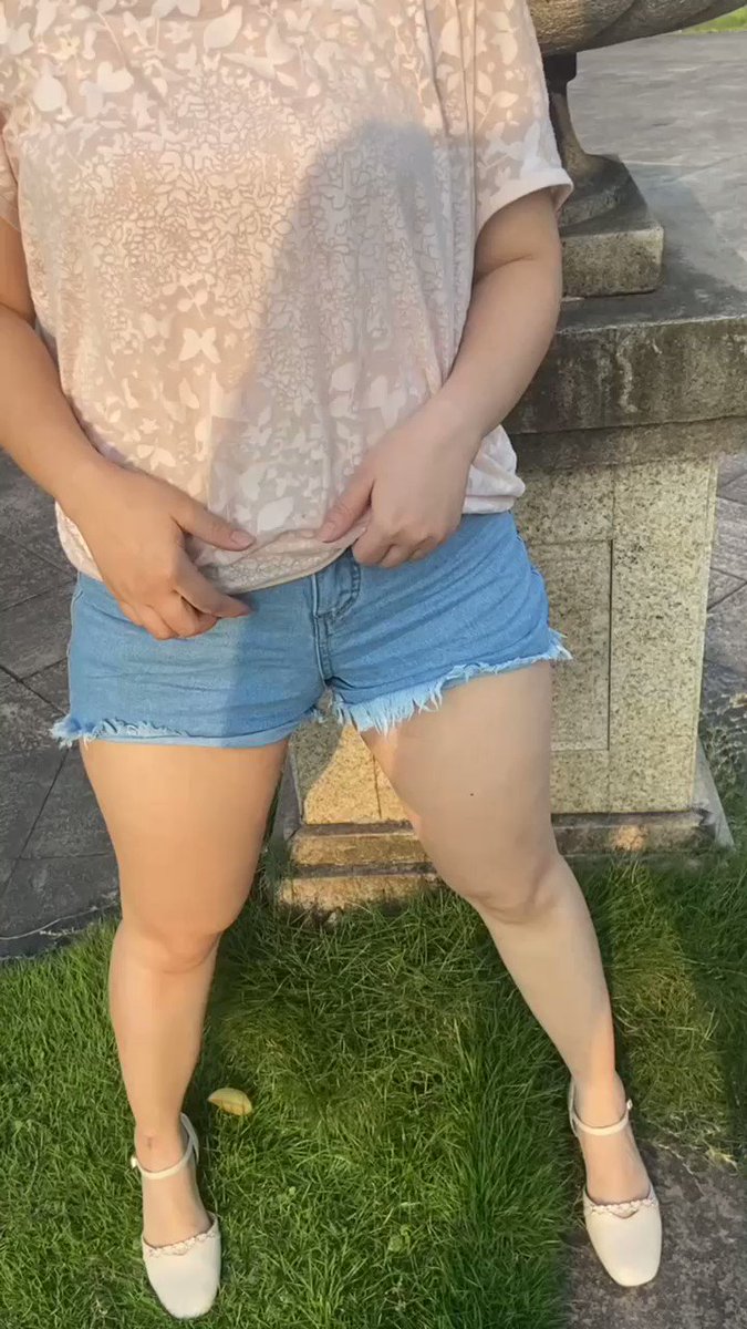 女王玩骚逼    