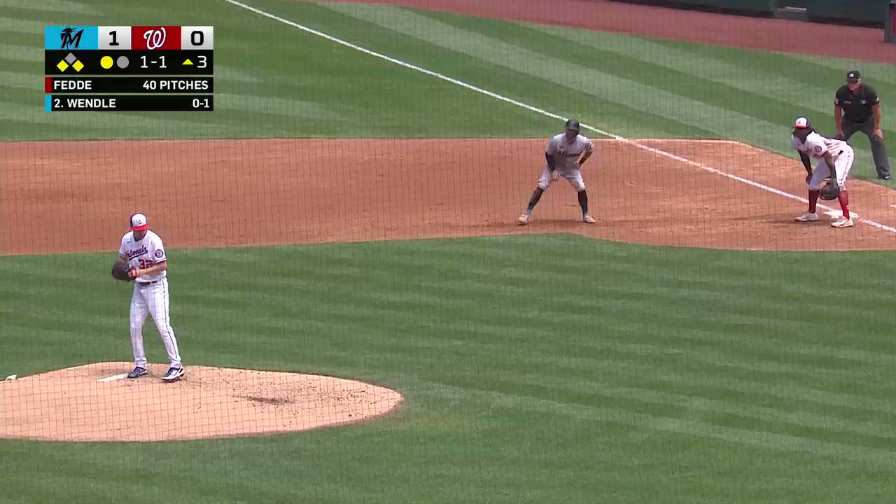 MLB Venezuela on Twitter " ¡FUERA! Keibert Ruiz captura al líder en