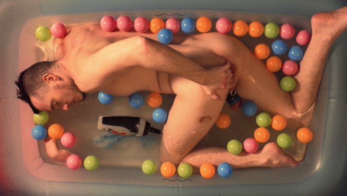 Who wants to play catch in the pool ? Wet inside out, @myholeismycurse stuffs his hole with balls for