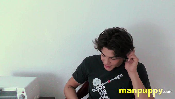 NOW on Manpuppy - Fuck Around and #Freeze Out! https://t.co/eyc5ssQWP9 #ENM #EmbarrassedNakedMale @izzybelle19_