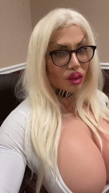 Stroke your little shecock, and worship your #blackdaddy. #whiteboi #snowbunny #bnwo #sissy4bbc #sissifcation