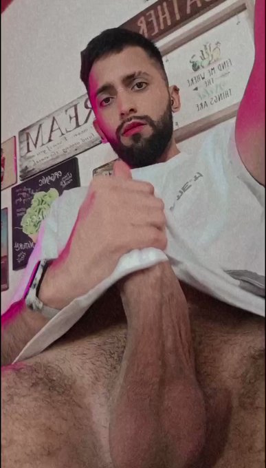 Online now https://t.co/RRmbtEIuOu ? @chaturbate https://t.co/6LO7SC8ftf