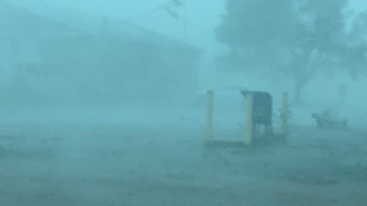 RT @JustinFrantzen8: This was the peak intensity of the storm! Howard SD! @StormCenterLive #sdwx #derecho https://t.co/Kodk9ETNcq