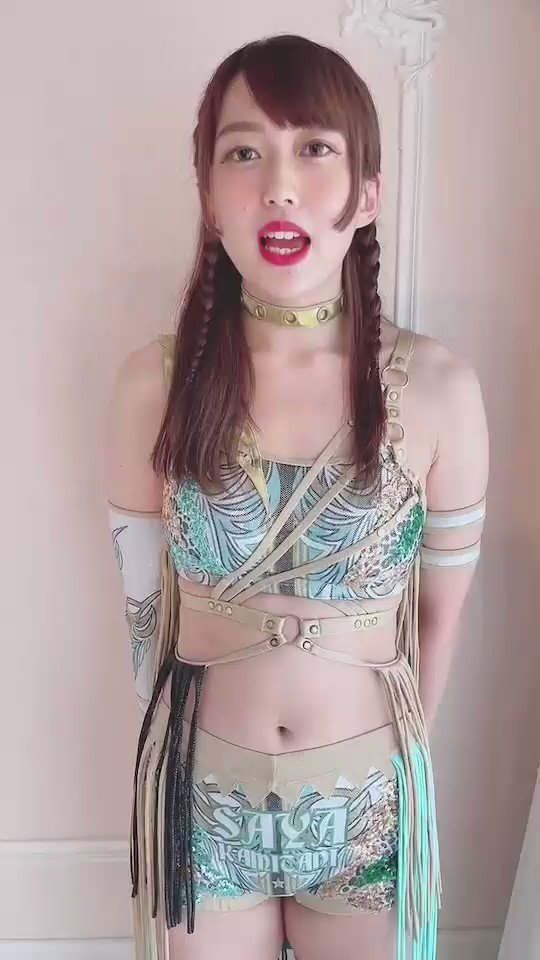 上谷沙弥　写真集　STARDOM 上谷沙弥 写真集 White STARDOM スターダム 女子プロレス - メルカリ