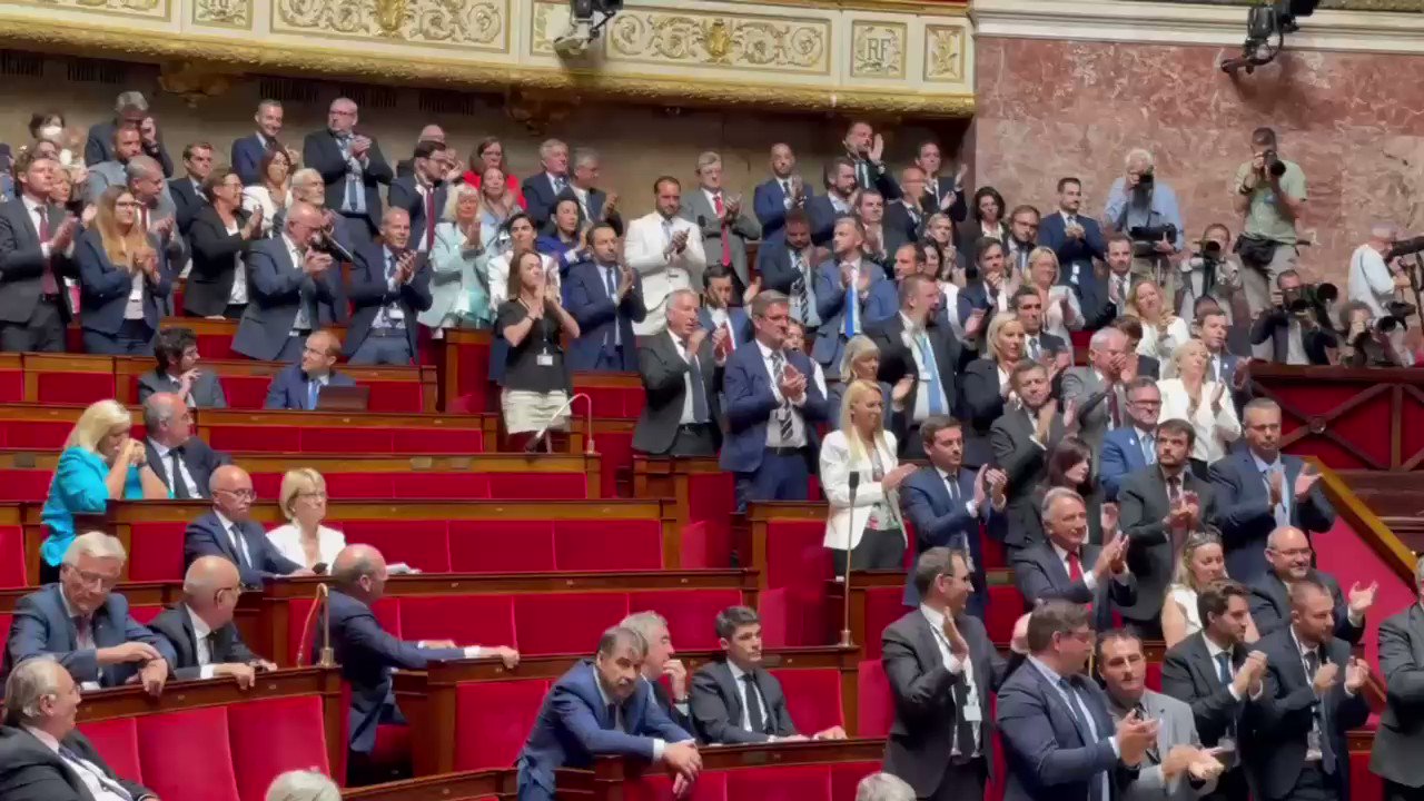 Olivier Faure on Twitter "Il y a cinq ans ils étaient une poignée tout en haut à l’extrême