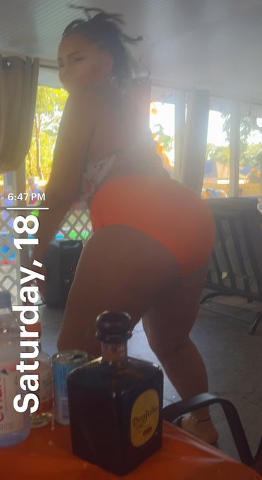 Old to Me New to You!! #itshappening #twerksession https://t.co/dveSKHcV61<a href="/tag/itshappening"class="tags">#itshappening</a><a href="/tag/twerksession"class="tags">#twerksession</a>