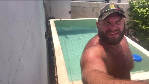 Retweet if you want to spend next summer with me ???? https://t.co/i8ziEreFcN

#gaybearsofinstagram #gaybeardedmen