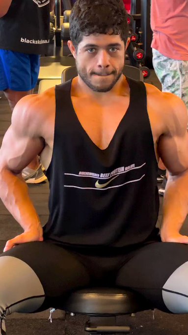 When it's busy at the gym and you finally get a bench to yourself. https://t.co/zqqIYKcnQt<a href="/tag/msignite"class="tags"><span>#msignite</span></a><a href="/tag/msftviva"class="tags"><span>#msftviva</span></a>