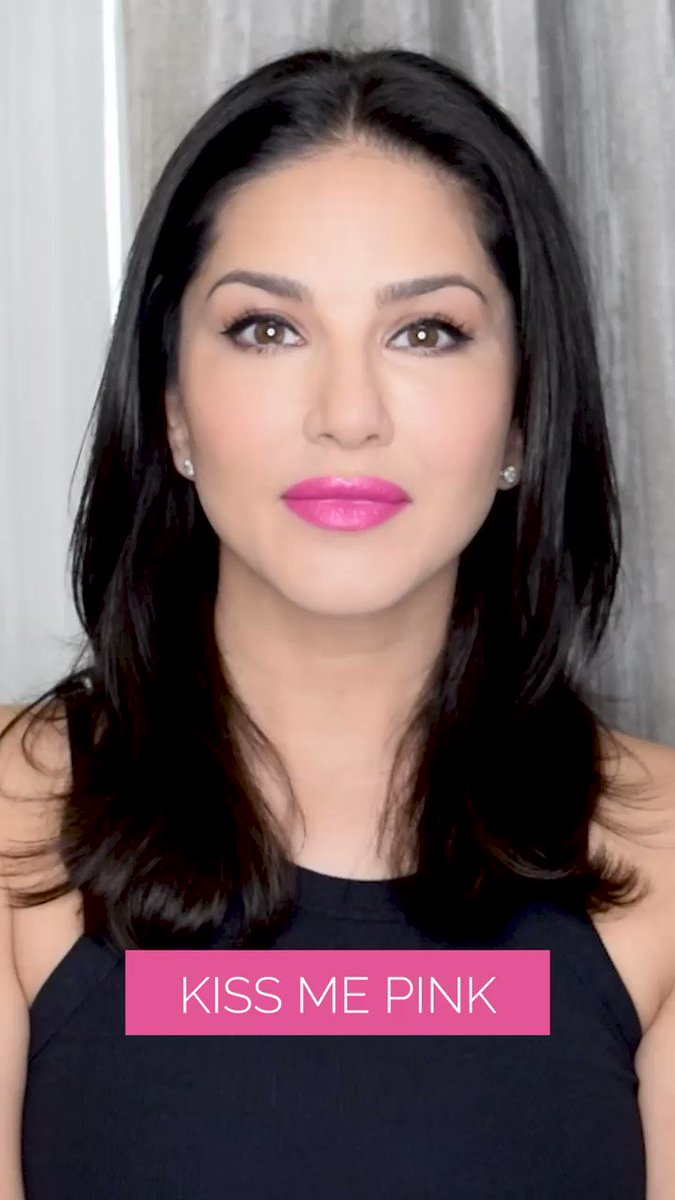 Sunny Leone Instagram – Hello Ji 🙏 . . Lips: #Kissmepink by