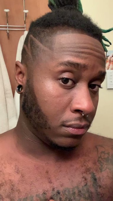 Just got a greasy cut today. #TransIsBeautiful #transman #FTMtrans #f2m https://t.co/gemBzn5dvr<a href="/tag/transisbeautiful"class="tags">#TransIsBeautiful</a><a href="/tag/f2m"class="tags"><span>#f2m</span></a><a href="/tag/transman"class="tags"><span>#transman</span></a><a href="/tag/ftmtrans"class="tags"><span>#ftmtrans</span></a>