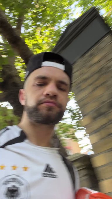 IV BEEN and got BREADDD !!
@mikeyboy_uk #baconsandwich time https://t.co/KU9miYdBM6