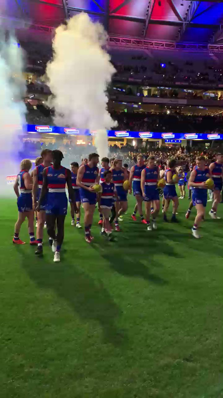 AFL Western Bulldogs vs. St. Kilda / Twitter