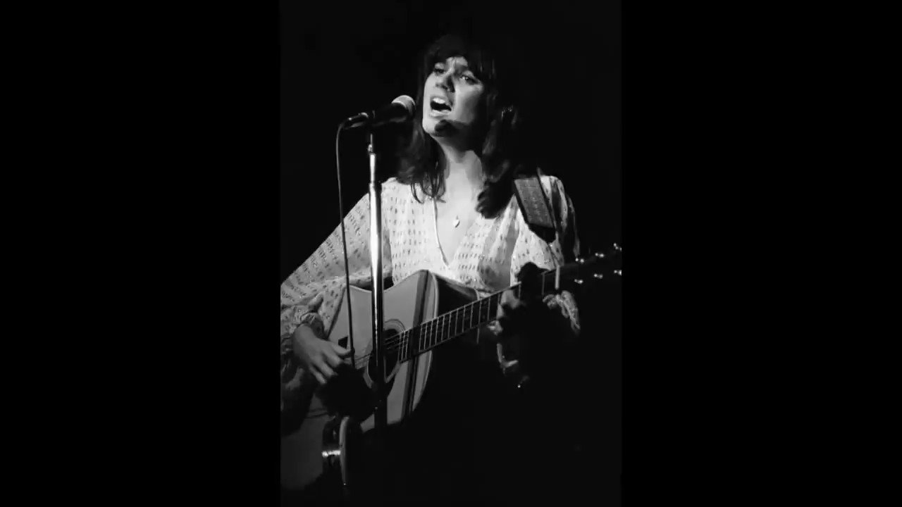 Happy birthday to the greatest singer of all time  Linda Ronstadt 