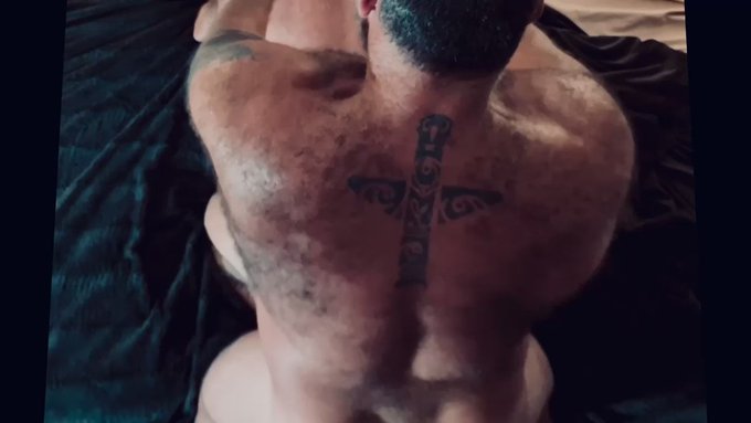 Hairy muscle daddy with big raw cock plows hungry ass. More @ https://t.co/jV2bQ5Pxqb #hairybears #hairygaybears