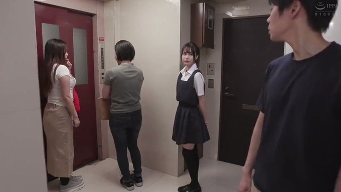 エレベーターホールではずきとそのおばさんたちと出くわした…「でかいのほしいな♡」(*´艸｀*) https://t.co/26NwHqh7bT