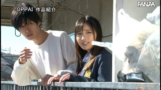 【恐怖】彼氏とイチャイチャしてたら隣の家のゴミ屋敷が臭すぎて、文句を言いに行ったら、そのゴミ屋敷のオヤジに目をつけられてしまった激カワ女子です。 https://t.co/ZgL0z0xowa