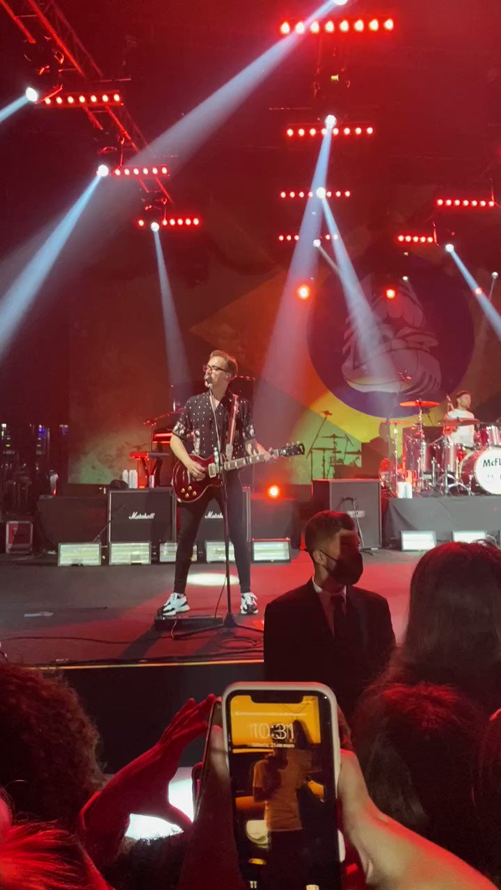 Happy birthday to the most talented human being, tom fletcher  thank you for all the songs of my life! Te amo!  