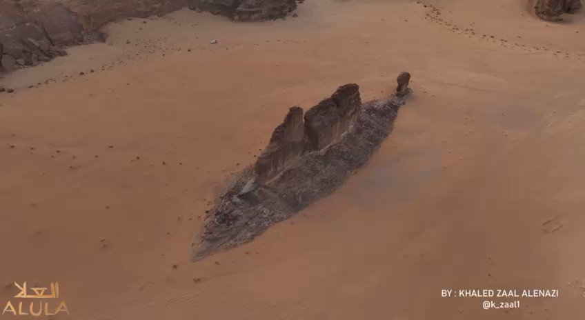 صحيفة صدى تبوك | "سمكة الصحراء" ب #العلا. المصور خالد العنزي أطلق على صورة  التحفة الأثرية وسط رمال #الصحراء اسم "سمكة الصحراء"